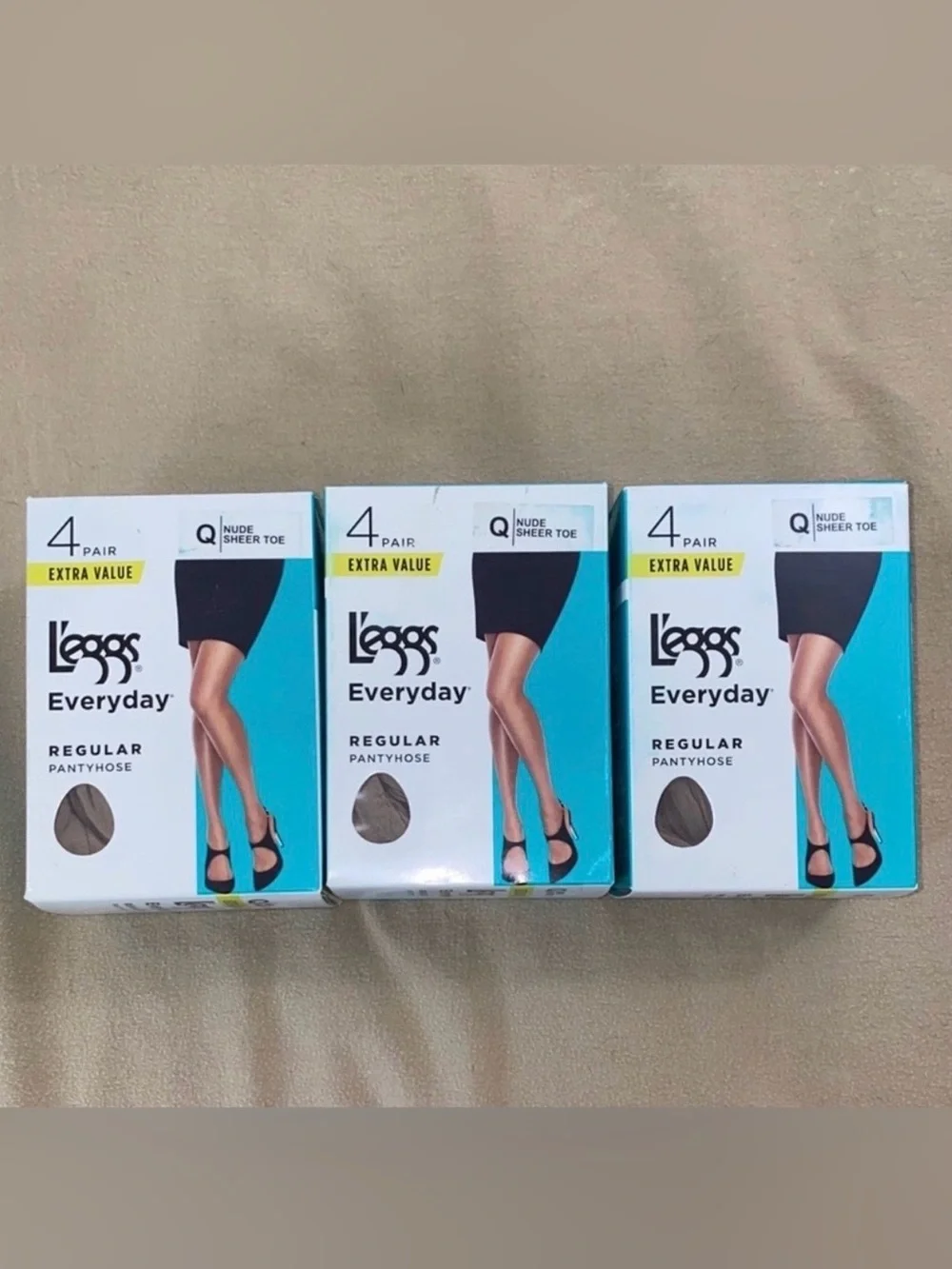 L’eggs Everyday Regular Nude pantyhose bundle size Q